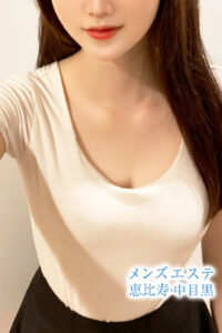 桐谷 まな (21)さん